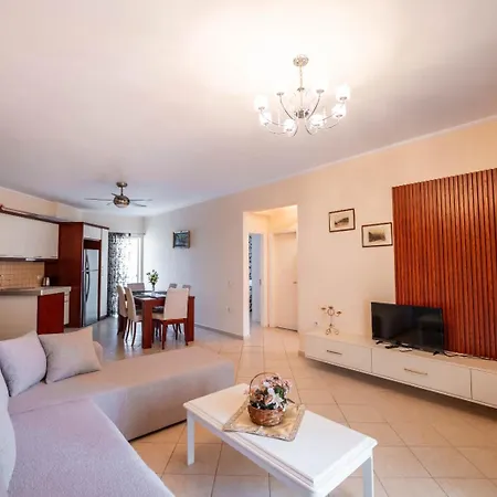 Noel Sea View ساراندا